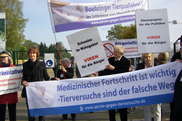 Protest gegen Boehringer-Tierquallabor