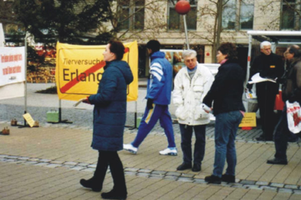 Aktion gegen Tierversuche in Erlangen
