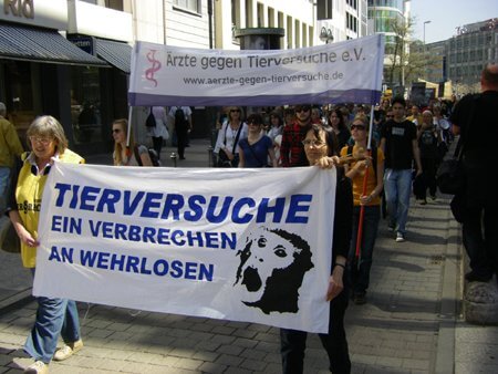 Demo gegen Tierversuche in Frankfurt