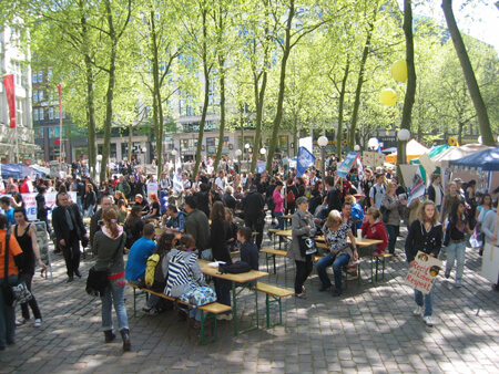 1.000 Menschen demonstrierten gegen Tierversuche - Großdemo in Hamburg 2011