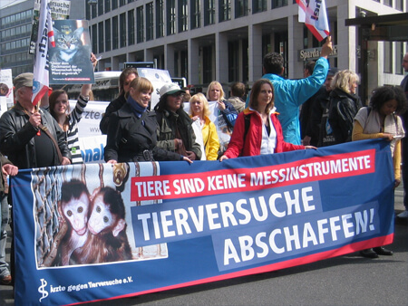 Demo gegen Tierversuche in Bremen