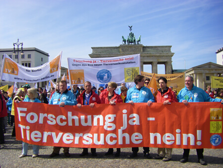Großdemo gegen Tierversuche in Berlin