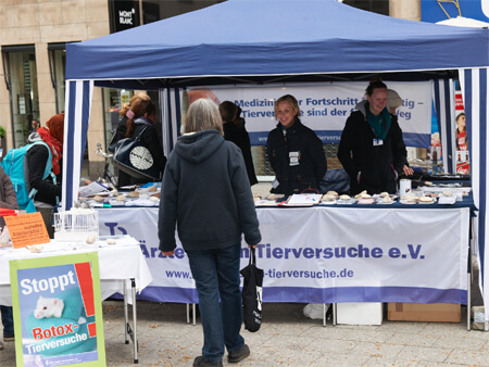 Aktionstag gegen Tierversuche in Köln