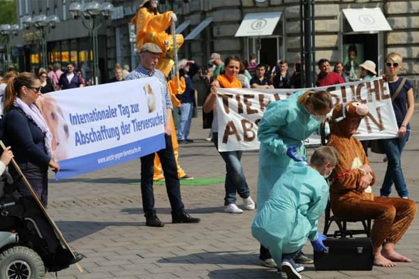 Internationaler Tag zur Abschaffung der Tierversuche 2014 - Hamburg