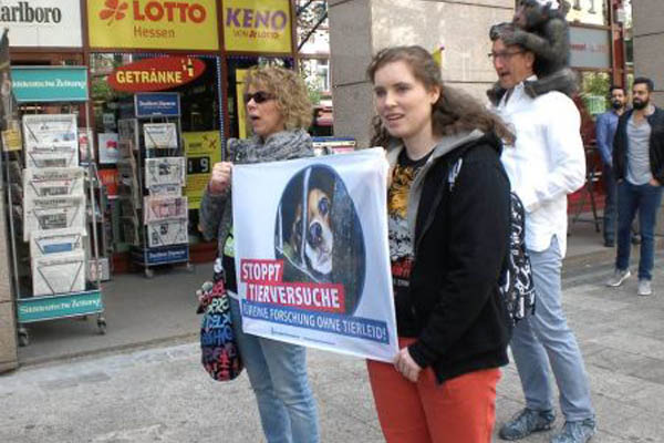 Aktionstag gegen Tierversuche in Frankfurt