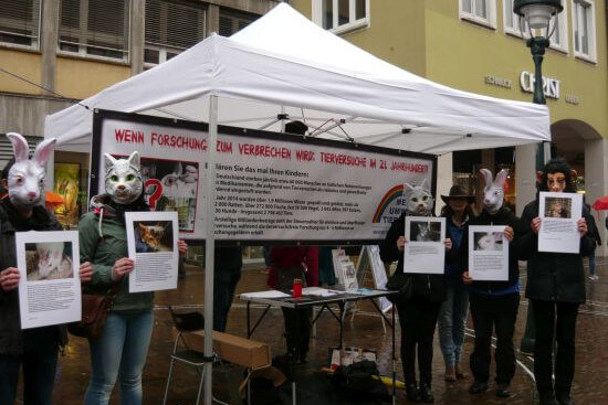 Aktionstag gegen Tierversuche in Freiburg