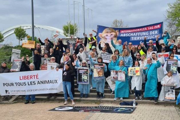 Aktionstag gegen Tierversuche in Kehl/Straßburg