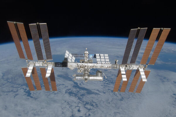 iss pixabay
