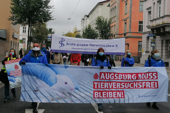 Demo gegen Tierversuche in Augsburg