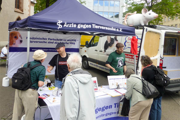 Mausmobil gegen Tierversuche in Basel
