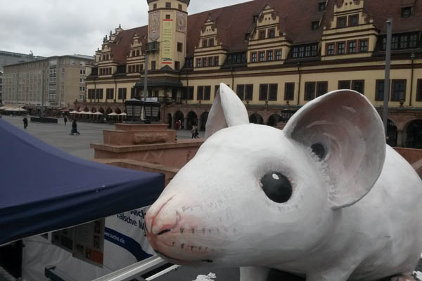 Mausmobil gegen Tierversuche in Leipzig
