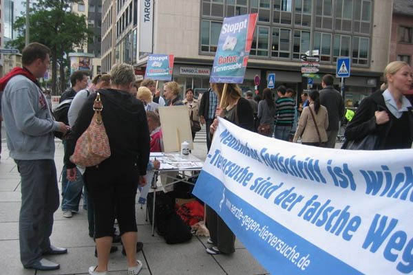 Europaweiter Aktionstag gegen Botox-Tierversuche 2012