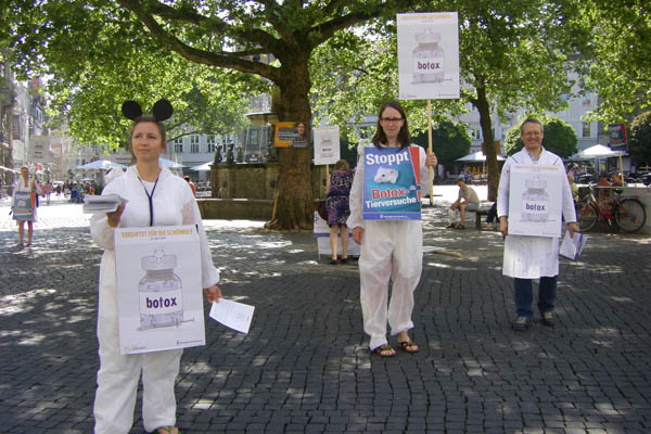 Aktionswoche gegen Botox-Tierversuche 2013 in Braunschweig