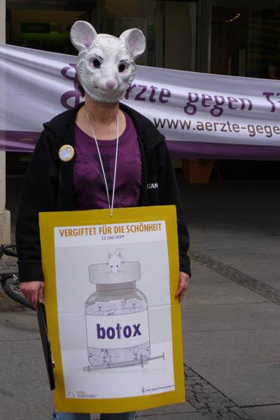 Aktionstag gegen Botox-Tierversuche 2014 in München