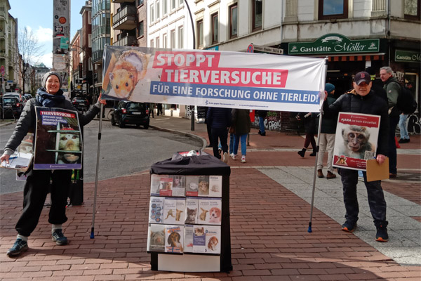 Aktion in Hamburg gegen Tierversuche
