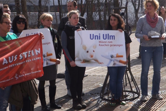 Übergabe des "Herz aus Stein" an die Universität Ulm 