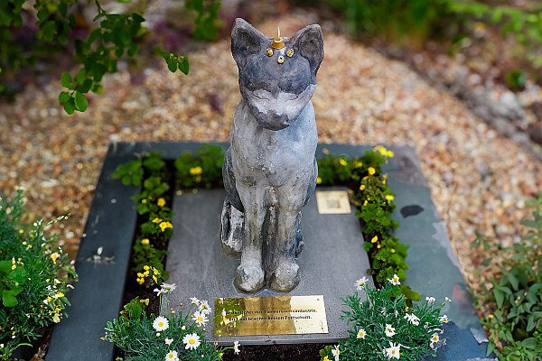 Denkmal in Mettmann erinnert an Tiere aus Laboren