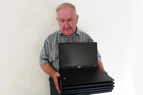 Gespendete Laptops in Charkiw